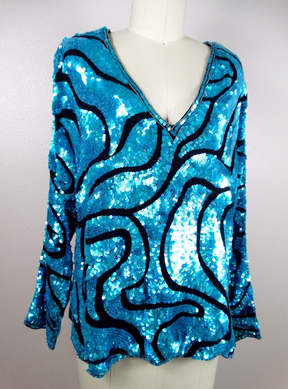 M/L Bright Blue Sequined Oversized Sleeve Top // … - image 2