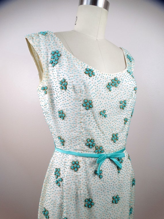 50s Floral Beaded Dress // Mid Century Mod White … - image 3