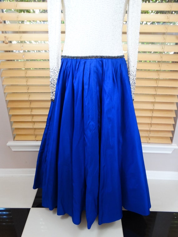 S/M 70s 80s Pearl Beaded Blue Ball Gown / White B… - image 4