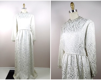 Vestido de novia vintage de los años 50, metalizado y adornado con pedrería (busto de 96 cm)