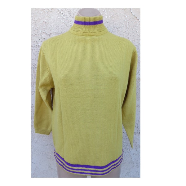 Vintage 1960’s yellow/purple trim acrylic/wool blend knit l/s turtleneck sweater top sz S/M mod