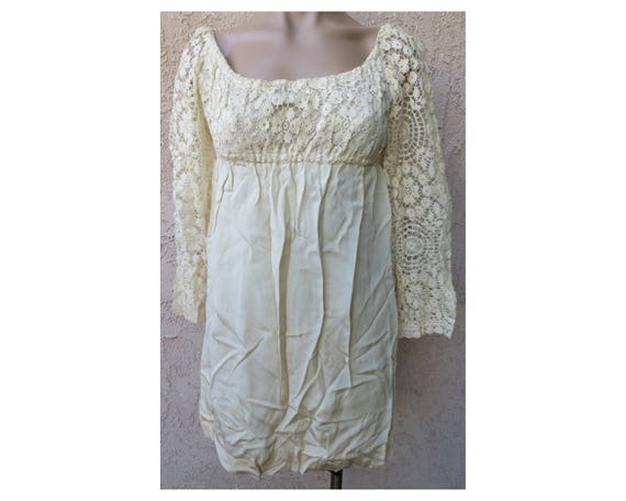 Vintage 1960's white crochet lace long sleeve empi