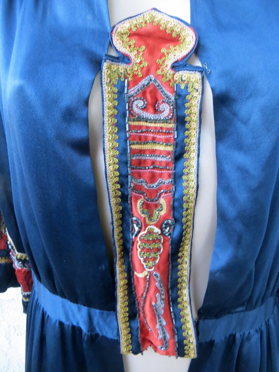 Antique Edwardian 1920’s blue silk beaded l/s ove… - image 7