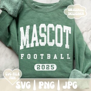Mascote de futebol personalizado em SVG, design de camisa com nome de time personalizado texturizado em PNG, arquivo de impressão por sublimação de time de ensino médio personalizado de 2025