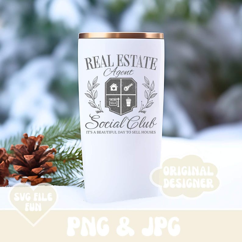 K&ouml;nnte beinhalten: Ein wei&szlig;er Becher mit goldenem Deckel und einer schwarz-wei&szlig;en Grafik mit dem Text "Real Estate Agent Social Club It's a beautiful day to sell houses".