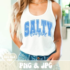 Salty Cowgirl SVG, Coastal Cowgirl SVG, Camisa vaquera PNG Rodeo Girl Retro Country Western Shirt Design Angustiado Varsity Print Sublimation