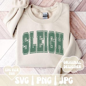 Schlitten SVG, Schlitten Mädchen Png, gemütlicher Winter Schlitten, Tis die Jahreszeit Png, beunruhigter Varsity Brief Weihnachtssvg Urlaub Sublimationsentwurf
