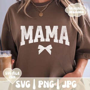 Diseño de camiseta con lazo de mamá SVG, lazo de mamá coqueta y moderno SVG, mamá primeriza SVG, camiseta del primer día de la madre PNG, descarga de impresión por sublimación