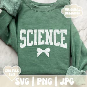 科学 SVG、科学教師 SVG、科学 PNG、かわいい女性用科学リボンシャツデザイン、白プリント昇華地球の日デザインのダウンロード