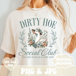 Azada sucia PNG, Club social PNG, Diseño de camiseta de jardinería, Camiseta divertida de ganso cottagecore de los años 80 PNG, Archivo de sublimación de impresión retro vintage
