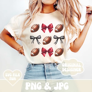 Kokette Fußball Png, Fußball Mutter Png, Mama Png, Individuelle Fußbälle & Bögen Png, Trendige Herbst Png, Schwarze und Rote Schulfarben Shirt Design