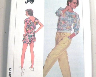 1980s T Shirt Top Shorts Pants vintage sewing pattern Simplicity 7952 plus Size 14 16 18 20 UNCUT