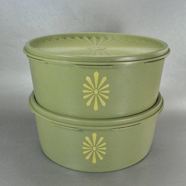 Vintage Tupperware Servalier 8 Cup Round Canister 1204 Sage Green Covers Lids 1205 Set of 2