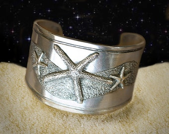 Starfish cuff bracelet in pewter