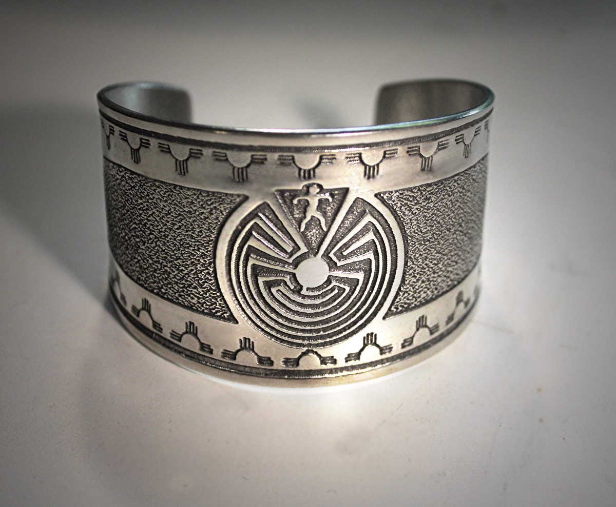 インディアン　ジュエリー　バングル　Man in the Maze HOPI Man in the Maze Jewelry - Etsy
