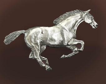 Sombrero o pin de solapa de Mustang al galope en peltre