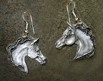 Horse earrings, Arabian