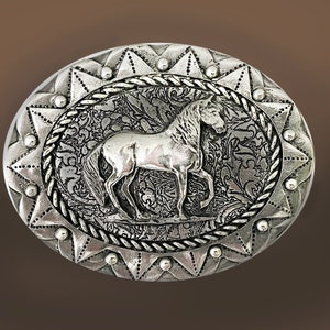 Paso Fino Belt Buckle with Horse Gaiting, Western Concho style in pewter