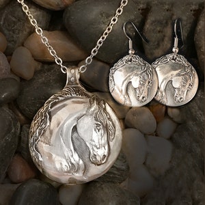 Horse jewelry set, Stallion pendant & earrings in polished silvery pewter