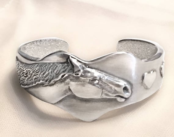 silvery pewter slim Horse Lady Gifts Horse Hearts cuff bracelet