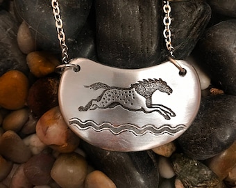 Collar de caballo Appaloosa en peltre plateado