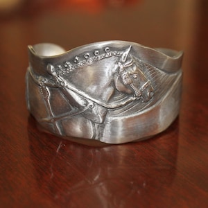 Gentle Giant Draft Horse bracelet handmade by the artist USA in silvery pewter