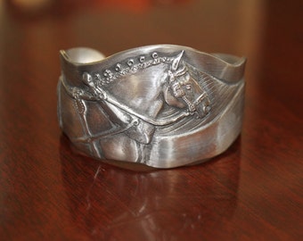 Gentle Giant Draft Horse bracelet handmade by the artist USA in silvery pewter