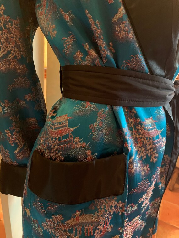 Vintage Chinese Smoking Jacket/Kimono Gem