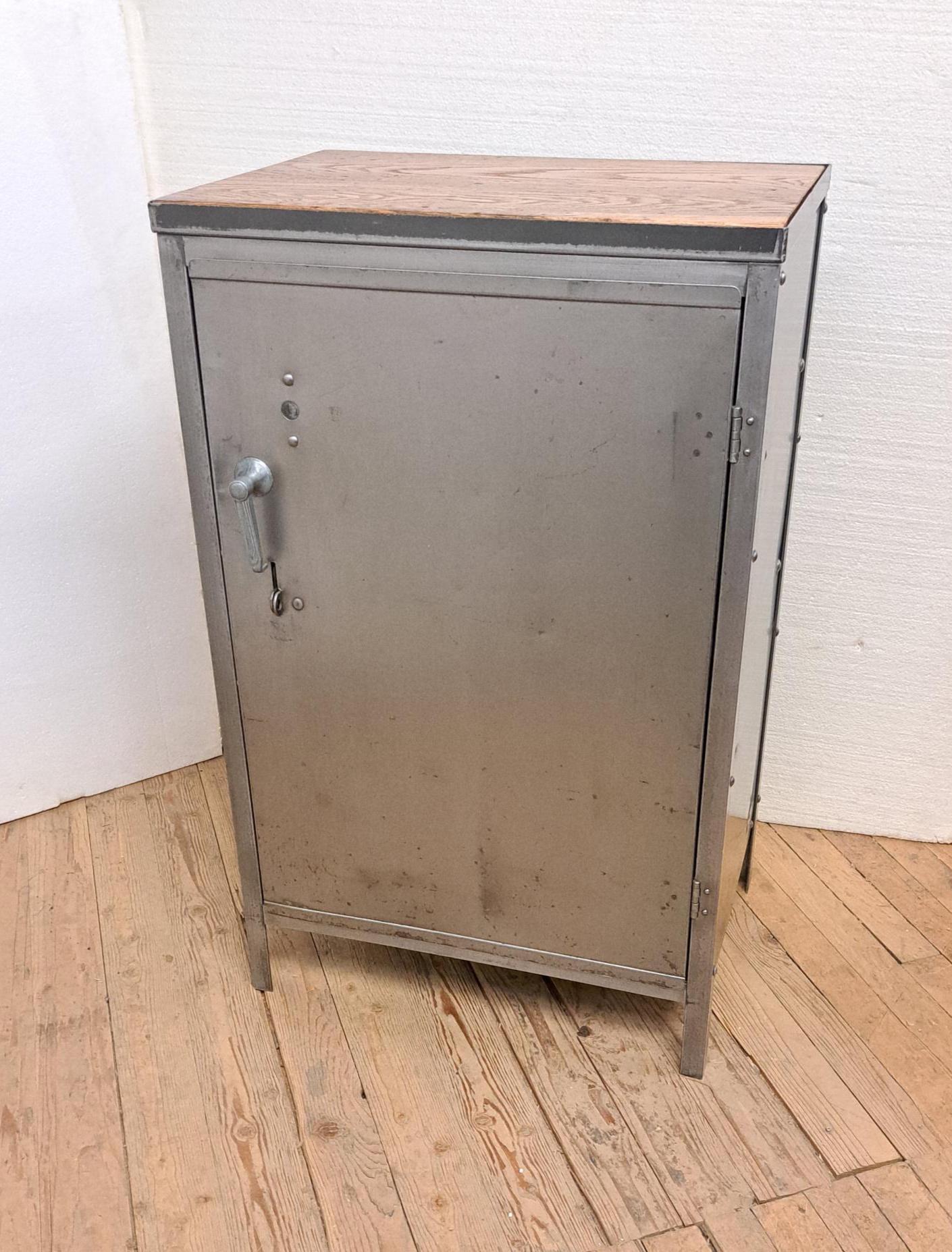 1個【LYON AURORA社】鉄の錆び錆びメタルスタッキングストッカー Metal Lyon - Etsy LYON Box Storage AURORA社鉄の錆び錆びメタル