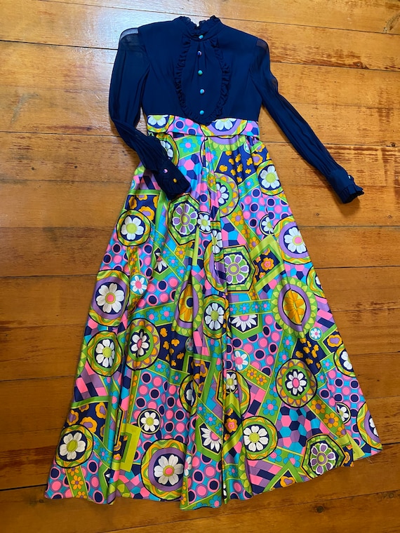 Psychedelic wide-legged jumpsuit with ruffled blou