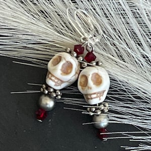 Skull earrings, Dia de los Muertos Earrings, Skull Jewelry, Cute Halloween or Day of the Dead Gift