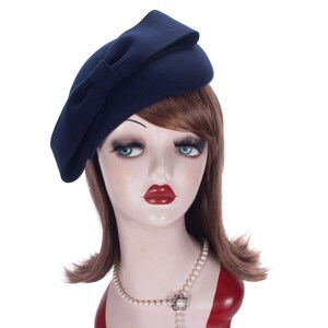 1pcs Navy Blue Teardrop Womens 1940s Vintage Look Wool Felt Fascinator Hat Bow Detail Tam Beret Casque Cocktail Hat A568