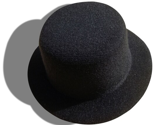 black party top hats