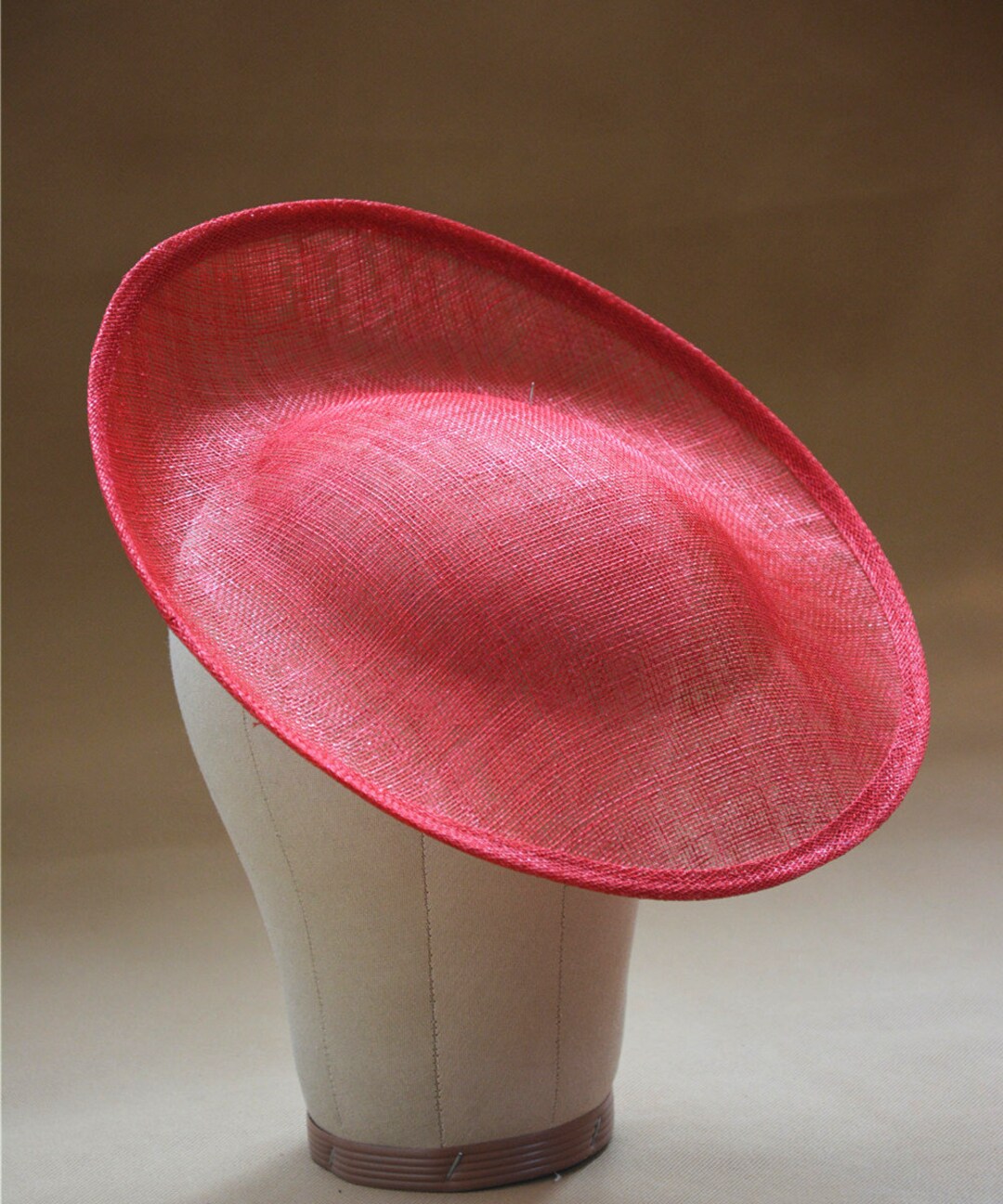 Red 30cm30cm Round Sinamay Saucer Vintage Inspired Teardrop Percher Hat