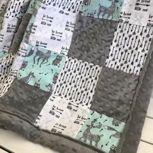 Large Forest Animal Themed Patchwork Quilt - Arrow Blanket -  Be Brave Little One Quilt - Baby Shower Gift - Baby Blanket - Babies