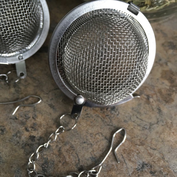 Stainless Steel Reusable Mesh Tea Ball Infuser for Looseleaf Teas (2") - Single Cup Size