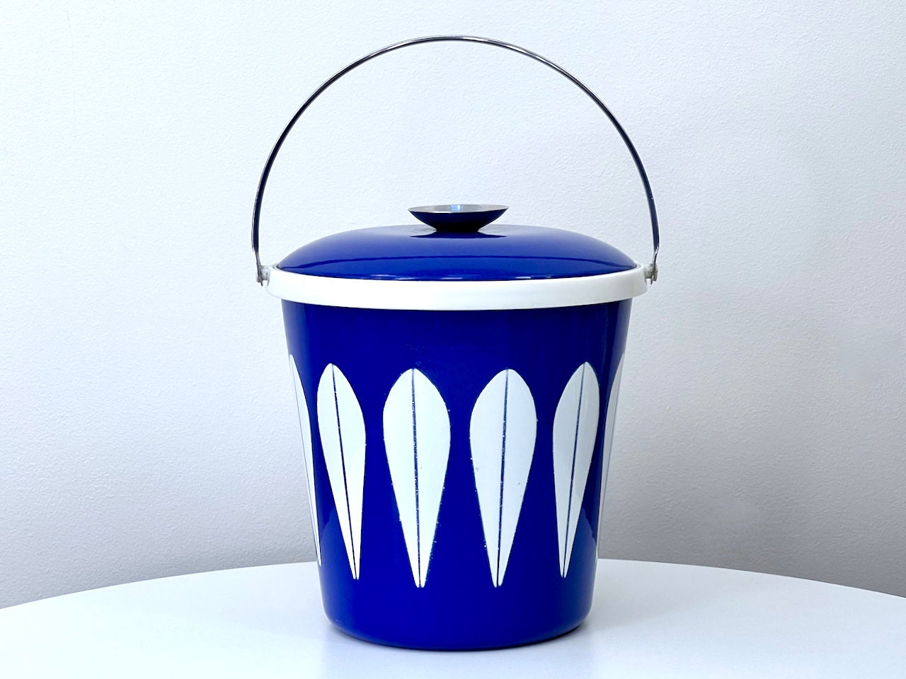 Cathrineholm (Norway) 'Lotus' Ice Bucket | White on Blue *RARE FIND*