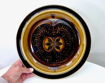 Arabia (Finland) 'Fructus' in Brown, 13" Large Round Platter | Designed by Gunvor Olin-Grönqvist