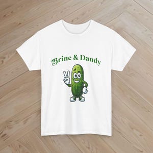 Koszulka Pickle: Ta modna koszulka unisex dla dorosłych ma zabawny wzór gry słów dill pickle! Idealny na dziwaczny, wyjątkowy prezent dla miłośników pickle