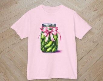 Maglietta Coquette pickle: graziosa maglietta unisex per bambini con un grazioso barattolo di sottaceti e un fiocco! Perfetta per gli amanti dei sottaceti e per i regali stravaganti per bambini.