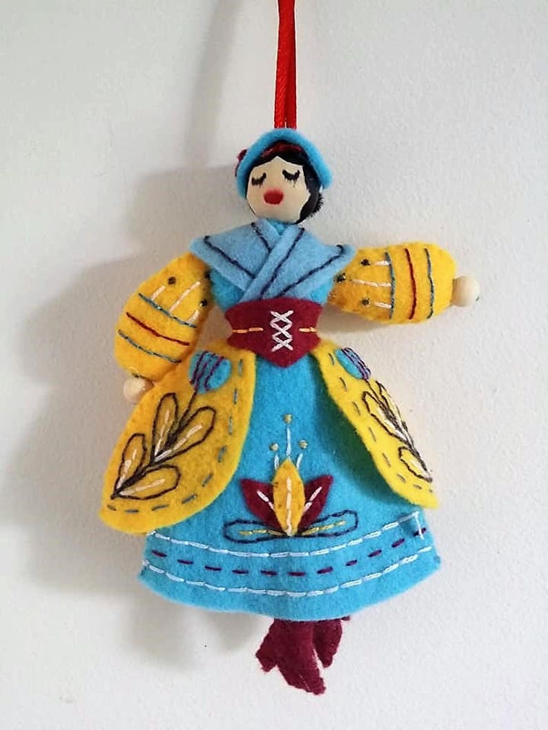 12 days of Christmas #11 Lady Dancing