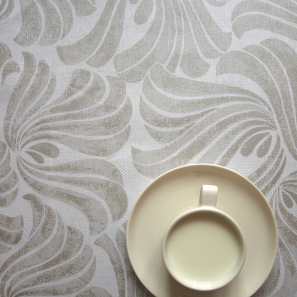 Linnen tafelkleed wit beige zilver gouden abstracte bladeren Eco-vriendelijk, ook loper, servetten, gordijnen, kussenslopen, geweldig cadeau