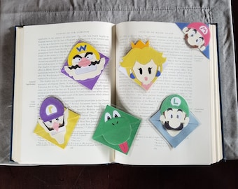 Laminated Videogame Corner Bookmark Mario, Luigi, Wario, Toad, 1 Up, Princess Peach, Yoshi (laminated)