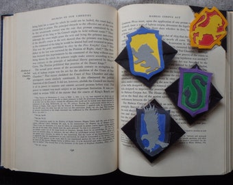 Harry Potter Hogwarts Houses Laminated Corner Bookmark: Gryffindor, Hufflepuff, Ravenclaw, Slytherin