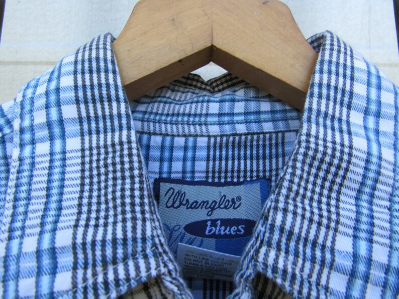 90s Wrangler Blues Plaid Daisy Duke Crop Knot Cowgirl Shirt, Women's M-L // Vintage Cropped Western Shirt // Knot Shirt image 2