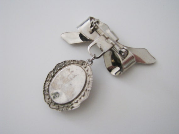 Vintage Silver Cameo Bow Brooch // Mid-Century Pi… - image 3
