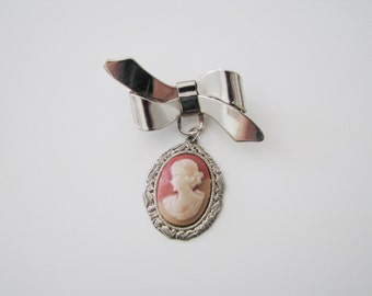 Vintage Silver Cameo Bow Brooch // Mid-Century Pink Caramel Cameo Brooch