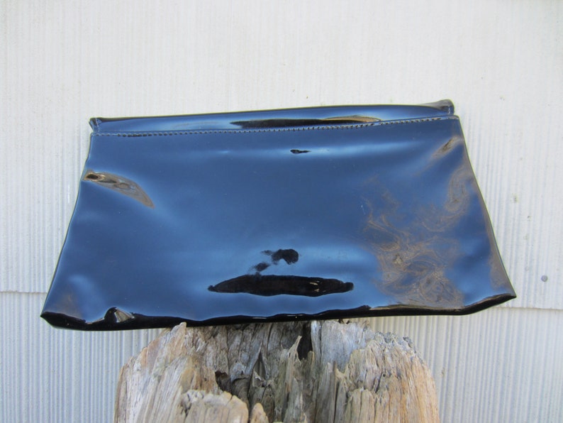 70s Super Glossy Black Clutch w / Golden Frame // Vintage Flat Party Purse immagine 3