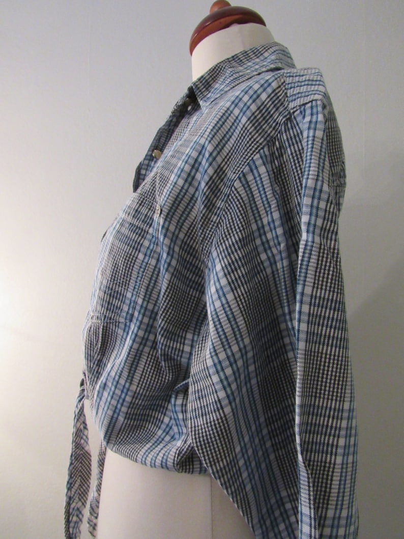 90s Wrangler Blues Plaid Daisy Duke Crop Knot Cowgirl Shirt, Women's M-L // Vintage Cropped Western Shirt // Knot Shirt image 4