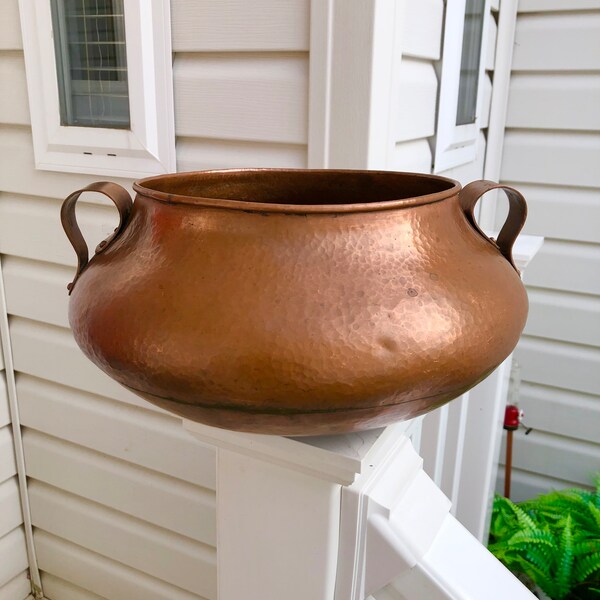 Arts & Crafts Hand Hammered Copper Handled Pot